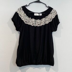 Alison Brittney Black Blouse with Lace and Elastic Sleeves & Bottom - Size Large